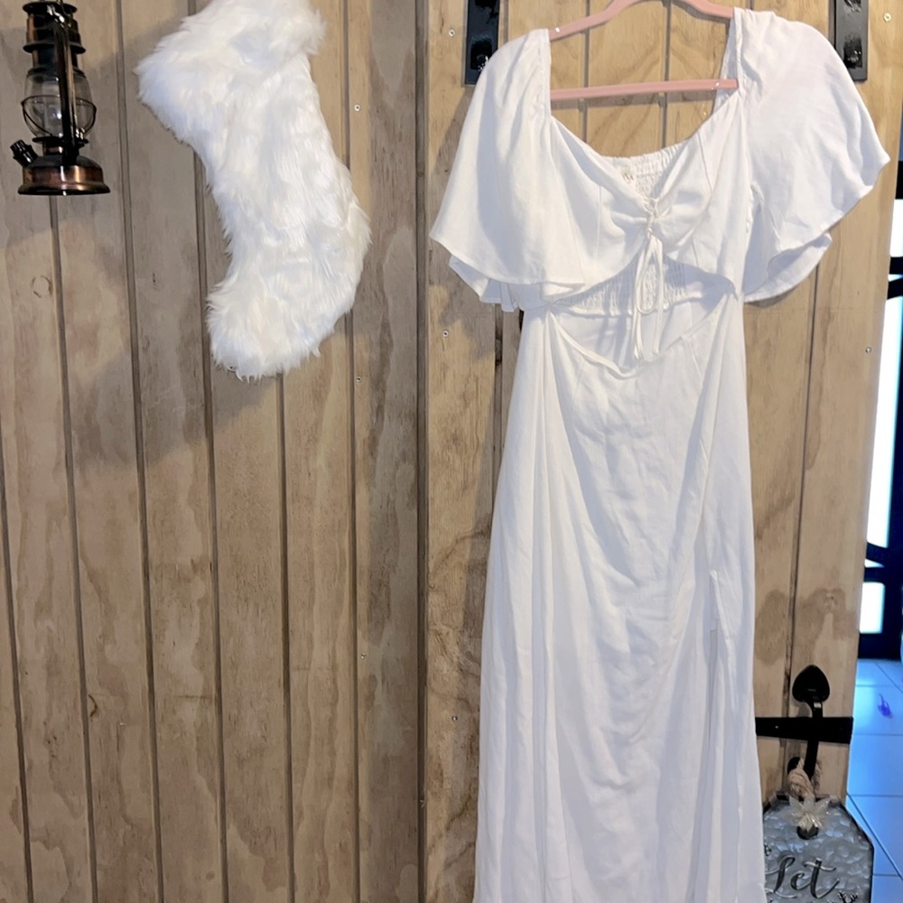 PO: Women’s White Dress.